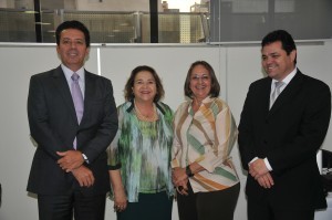 Diretor-geral Ricardo Lucena, presidente do Tribunal desembargadora Elza Silveira, secretária de Educação da prefeitura de Goiânia, Neide Aparecida da Silva e chefe do Núcleo de Relações Institucionais, José Éverson. 