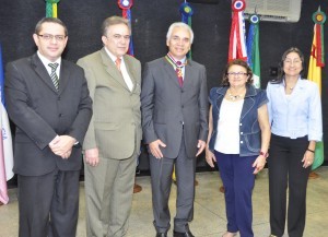 Desembargador Elvecio Moura recebeu medalha da Ordem do Mérito Judiciário do TRT da 11ª Região