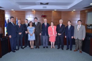 O ministro Ives Gandra e os desembargadores durante leitura da Ata de Inspeção