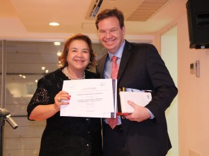 O palestrante com a presidente do TRT, desembargadora Elza Silveira