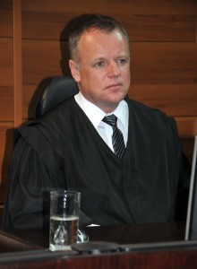 Desembargador Breno Medeiros, relator