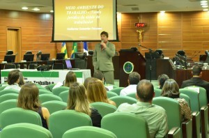 Juiz Guilherme Feliciano ministra conferência inaugural do curso