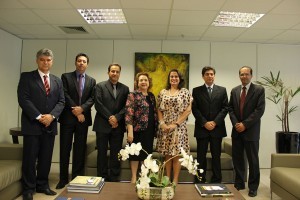 Presidente Elza Silveira e o Diretor- Geral, Ricardo Lucena, recebem a Presidente da 20ª Região e equipe