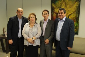 Presidente Elza Silveira junto dos dirigentes sindicais Luís Carlos da Silva, Patrocínio Braz Concentino e José Braz Constantino