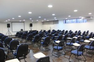 Uma das novas salas de aula da Escola que teve a capacidade dobrada para 80 lugares 