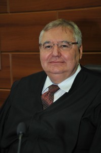 Desembargador Platon Filho, relator