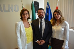 Da esq. para a dir.: Relações Institucionais, Adnólia Aires, procurador do Trabalho, Tiago Raniere, e desembargadora Iara Teixeira Rios.