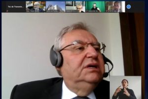 Sessão telepresencial da 2º Turma em que aparece em destaque o desembargador Platon Filho e o intérprete de libras