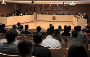 Plenário Ipê durante encerramento da Correição