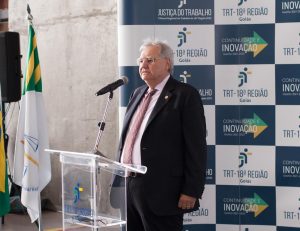 Ouvidor do TRT-18, desembargador Platon Teixeira Filho