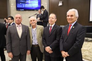 Desembargadores reunidos para foto