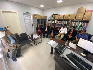 Corregedor conversa com a equipe da VT de Formosa