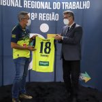 O presidente do TRT, desembargador Daniel Viana Júnior, reuniu-se com a delegação de atletas na tarde de segunda-feira