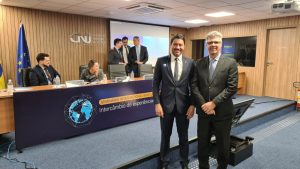 O presidente do TRT de Goiás Daniel Vieira Junior e juiz Cleber Sales