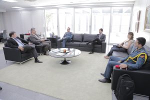 Reunião entre o presidente Daniel Viana e integrantes do Corpo de Bombeiros Militar de Goiás