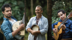 Três músicos com instrumentos de chorinho na mão