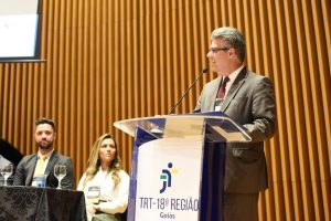 Presidente do TRT-18 Desembargador Daniel Viana Júnior discursando