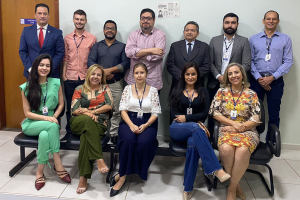 Equipe da VT de Goiatuba com o desembargador-corregedor Geraldo Nascimento e o juiz Fabiano Coelho