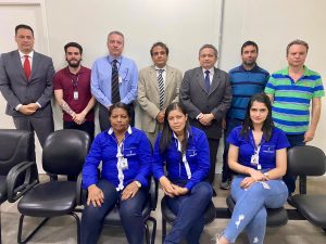 Desembargador-corregedor acompanhado da equipe da VT de Uruaçu