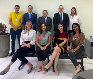 Equipe da VT de Quirinópolis com corregedor, desembargador Geraldo Rodrigues 