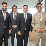 Foto de servidores durante cerimônia de inauguração da sala da Agatra