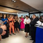 Foto de servidores durante cerimônia de inauguração da sala da Agatra