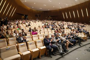 Foto da plateia durante abertura do 73º Conematra 