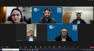 Pessoas em audiência telepresencial