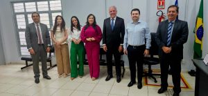 Foto da equipe de Corregedoria com advogados