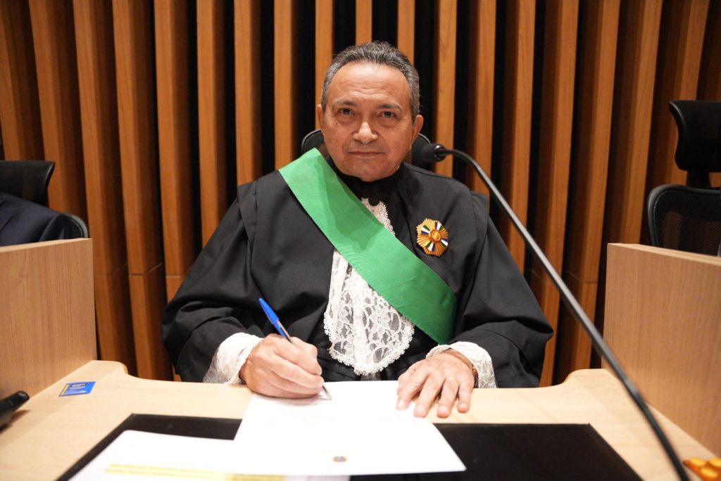 Desmbargador Geraldo discursando