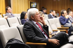 Eugênio Cesário e Iara Rios na reunião do Coleprecor