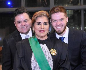 Rosa Nair com o marido, Everson Reis e o filho Pedro Henrique