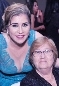 Rosa Nair com sua mãe Iolanda