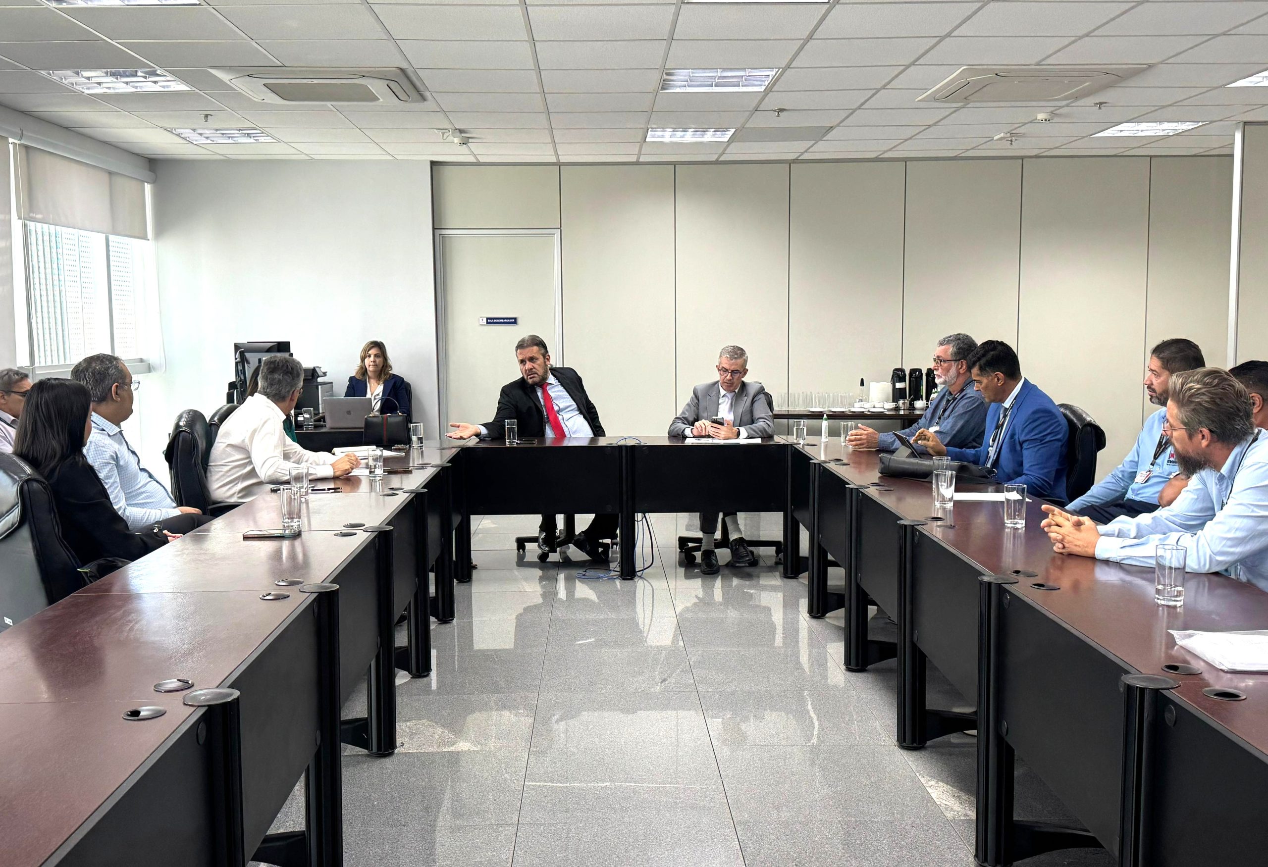 Greve de motoristas do transporte coletivo é suspensa e nova audiência de conciliação será realizada na segunda-feira, 30/6