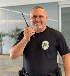 imagem mostra o servidor Luiz Carlos Pereira