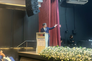 Juiz Kleber Waki aborda desafios do trabalho decente na nova economia em congresso internacional